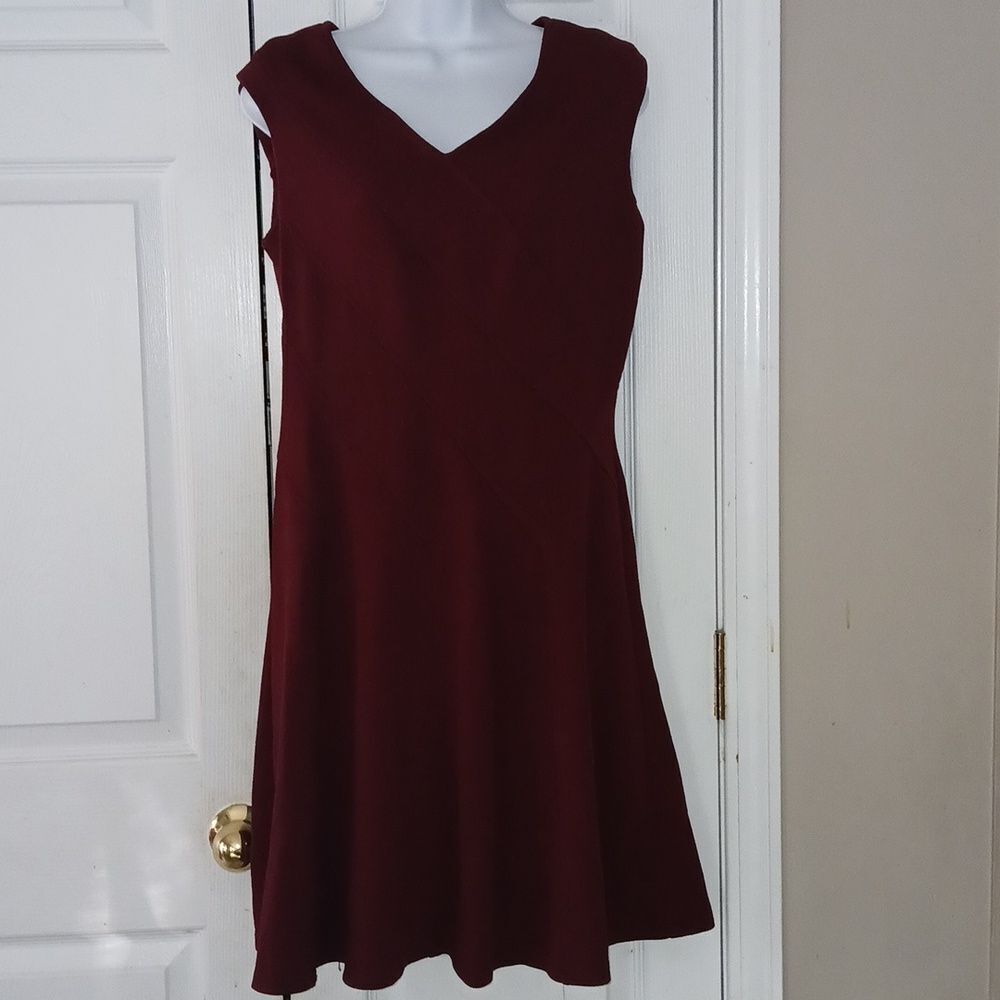 ROZ & ALI deep wine color business casual midi dress Sz 10 EUC